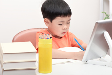 在学习中的学前儿童