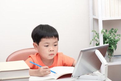 在学习中的学前儿童