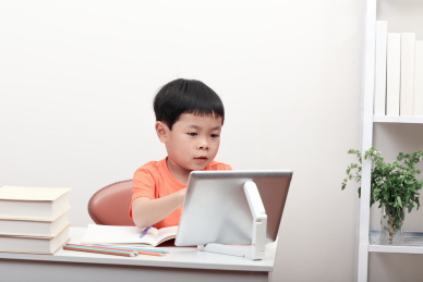 在学习中的学前儿童