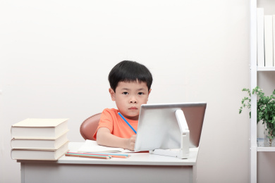 在学习中的学前儿童