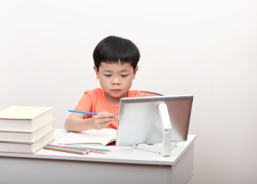 在学习中的学前儿童