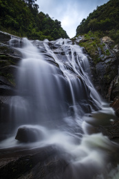 慢门拍摄中国福建省龙岩市梁野山瀑布群
