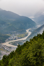 中国四川甘孜泸定大渡河谷