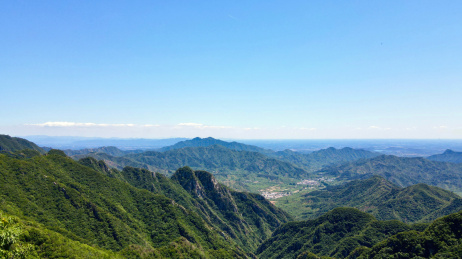 从北京箭扣长城看到的丛山峻岭