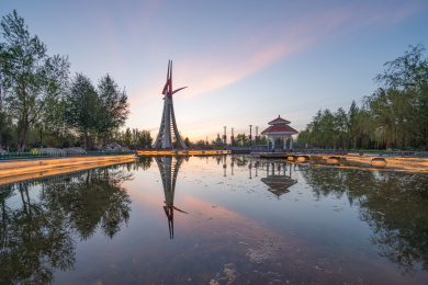 青海格尔木市将军楼公园日落景观