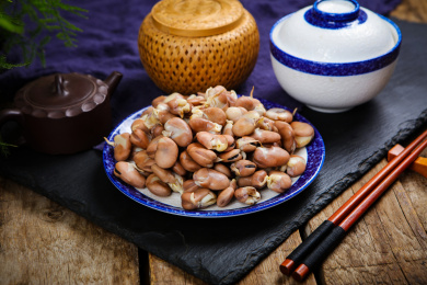 端午节传统美食小吃煮发芽蚕豆