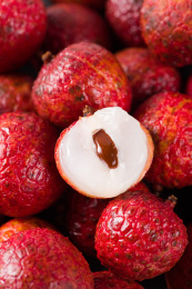 剥开的背景新鲜荔枝