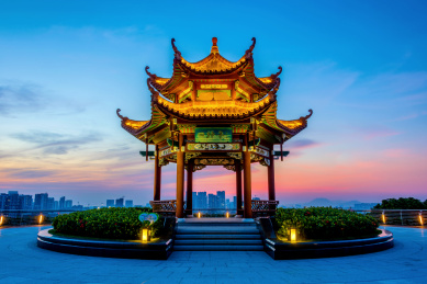 中国广东深圳光明回归亭夜景风光