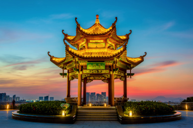 中国广东深圳光明回归亭夜景风光