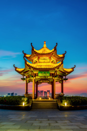 中国广东深圳光明回归亭夜景风光