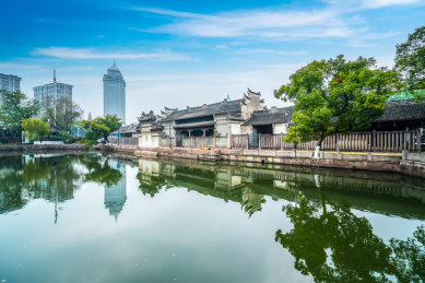 中国浙江宁波月湖公园历史古建筑遗址
