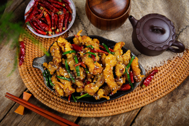 美食特色下酒菜油炸里脊炸酥肉