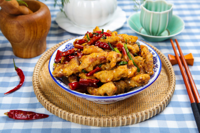 美食特色下酒菜油炸里脊炸酥肉