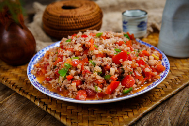 美味家常菜西红柿辣椒炒肉沫红三剁