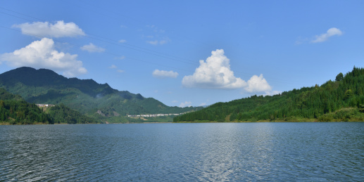 四川雅安雅女湖