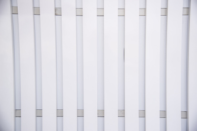 白色木板围挡