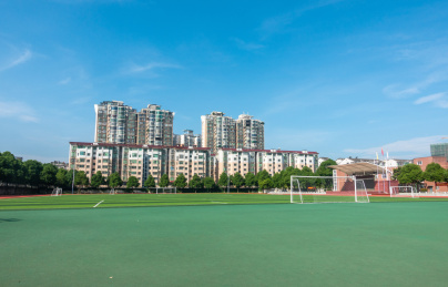 学校操场跑道足球场