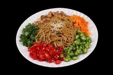 盘子里的陕西美食凉拌荞面饸络