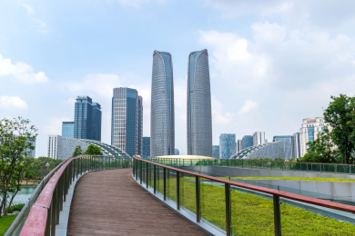 中国四川成都金融城建筑与交子公园景观台