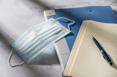 一次性医用口罩和办公用品