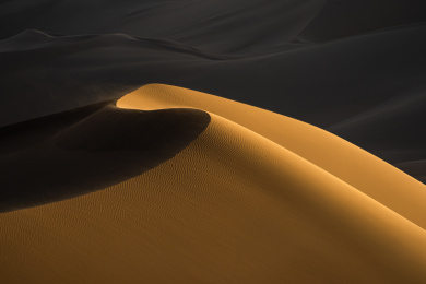 内蒙巴丹吉林沙漠