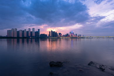 中国湖南长沙湘江银盆岭大桥夜景照片