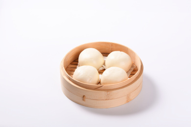 蒸笼子里的奶黄流沙包