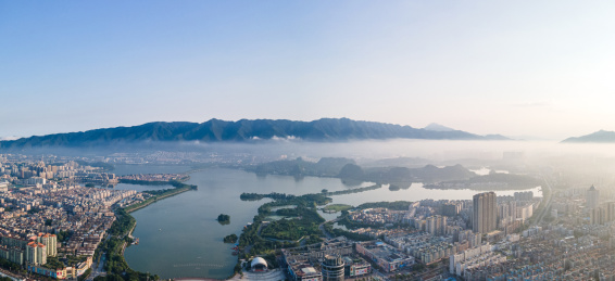 广东省肇庆市城市风光天际线全景