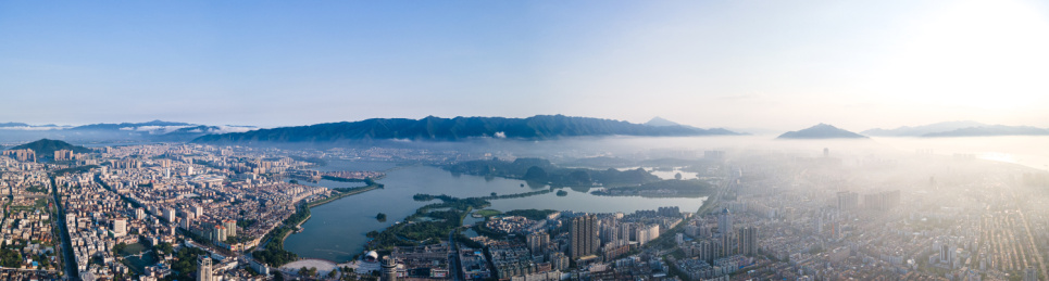 广东省肇庆市城市风光天际线全景