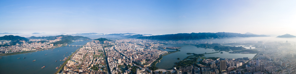 广东省肇庆市城市风光天际线全景