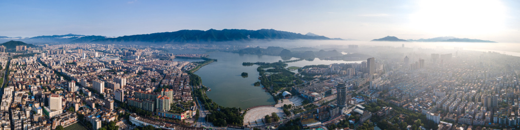 广东省肇庆市城市风光天际线全景