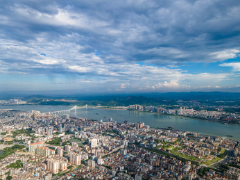 航拍广东省肇庆市城市风光