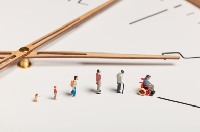 微缩创意衰老过程老龄化平均寿命人群