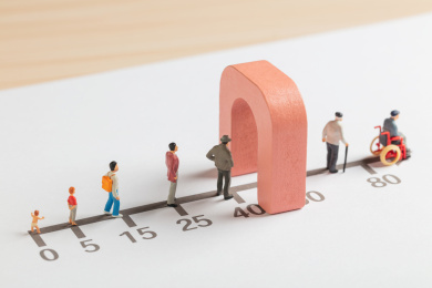 微缩创意衰老过程老龄化平均寿命人群