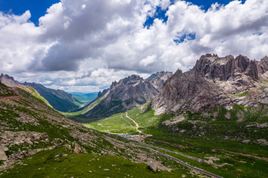 中国四川省阿坝县莲宝叶则风景区航拍
