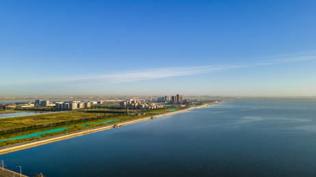 中国天津东疆港沿海免费海滩航拍图