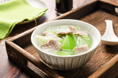 家常快汤丝瓜瘦肉汤