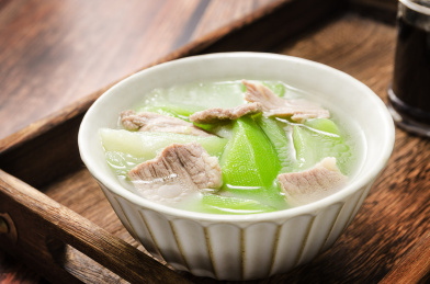 家常快汤丝瓜瘦肉汤