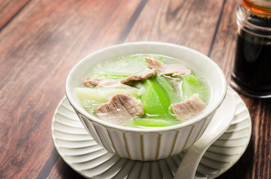 家常快汤丝瓜瘦肉汤