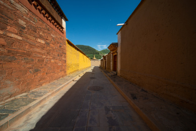 中国甘南藏族自治州拉卜楞寺的弄堂