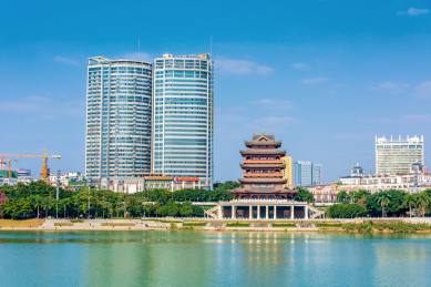 中国广西南宁邕江畅游阁风光