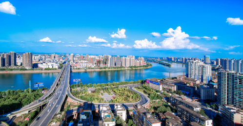 中国湖南省衡阳市公铁大桥蓝天白云