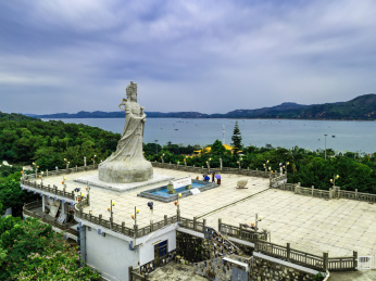 汕尾凤山妈祖庙凤仪台妈祖石像