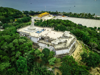 汕尾凤山妈祖庙凤仪台妈祖石像