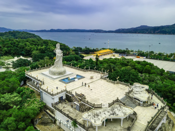 汕尾凤山妈祖庙凤仪台妈祖石像