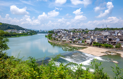 安徽省黄山市歙县渔梁坝景区风光