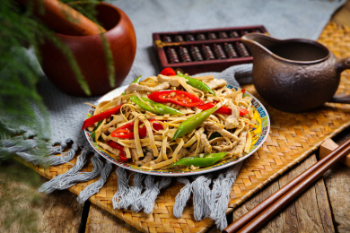 营养美味中餐美食豆腐皮炒肉丝