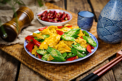 中餐美食特色菜小炒秋葵鸡蛋