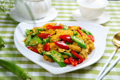 中餐美食特色菜小炒秋葵鸡蛋