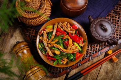 家常美食特色菜蒜苗炒肚条